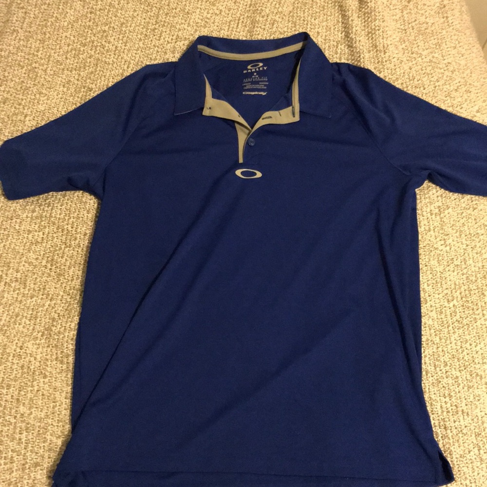 Men’s Oakley golf shirt